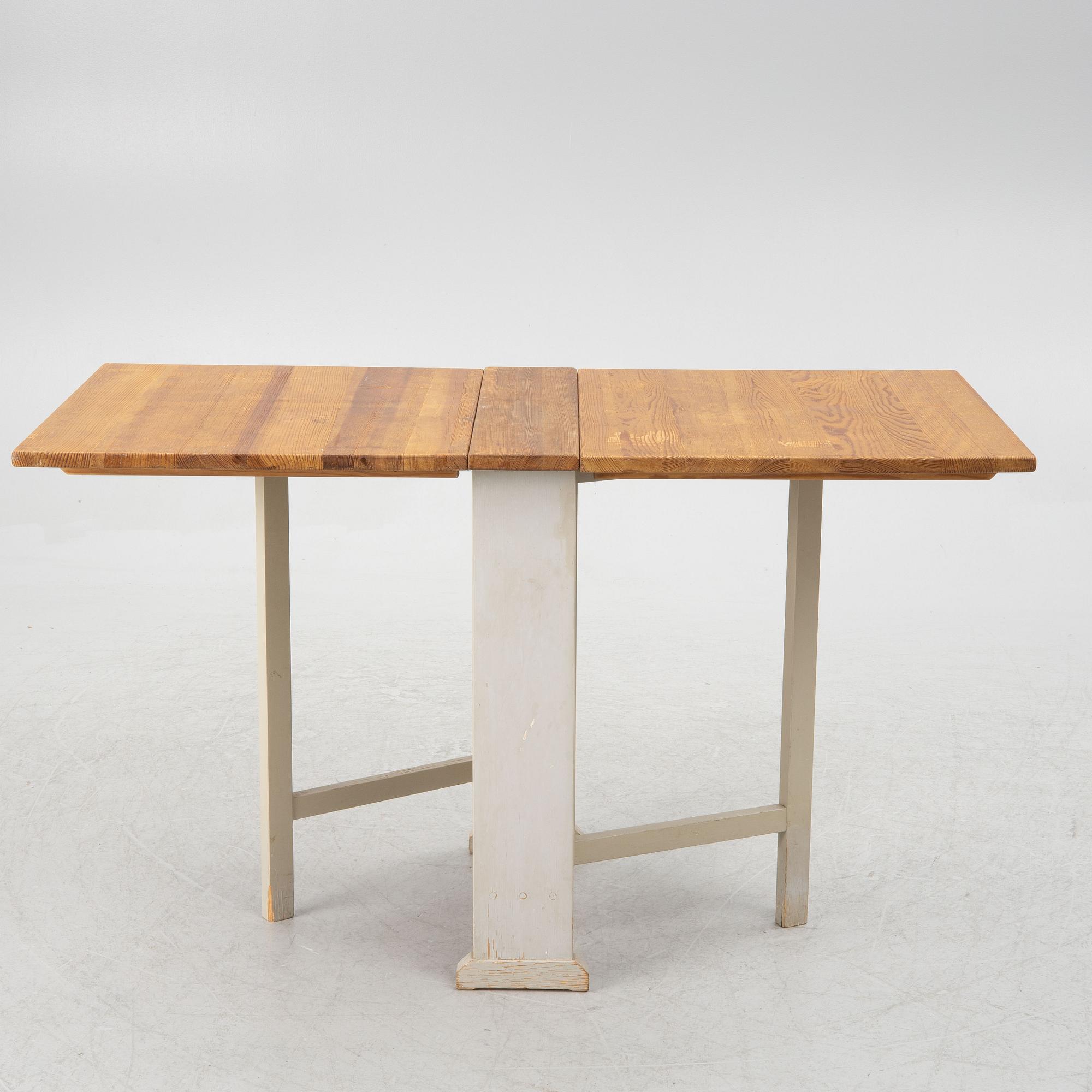 Carl Malmsten, a drop-leaf table, 'Vapensmeden', second half of the 20th century.