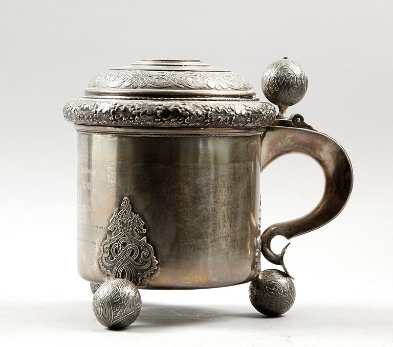 DRYCKESKANNA, silver, barockstil. Erlandsson AB, Kristianstad, 1919. 1160 gr.