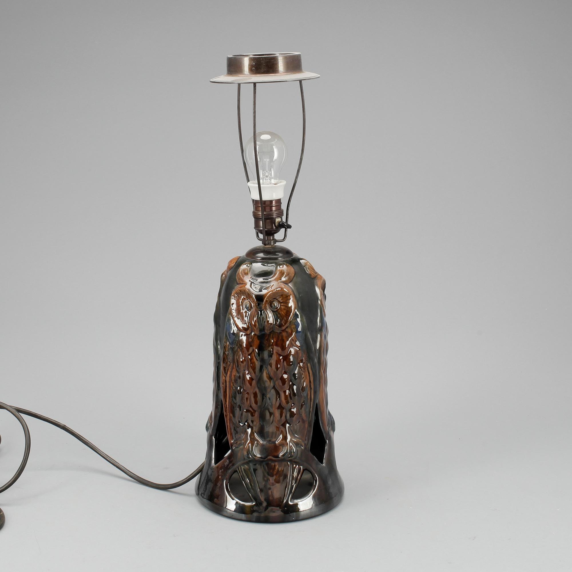 BORDSLAMPA, porslin, 1900-talets första hälft.