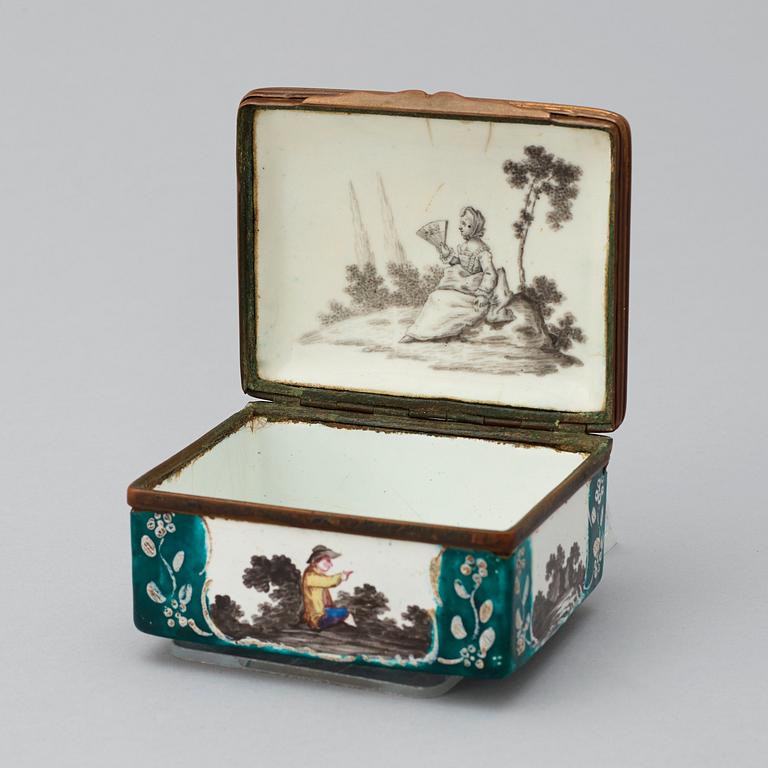 A Rococo 18th century enamel box with two erotic scenes.