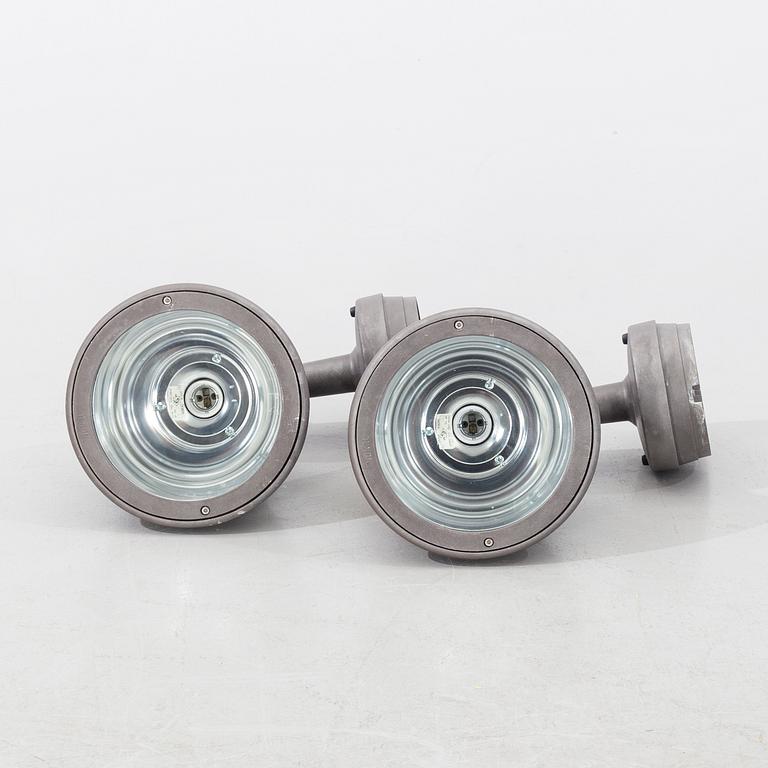 Vägglampor / utomhuslampor, ett par, 'Atrium', Hallvard Jakobsen för Noral, 2000-tal.