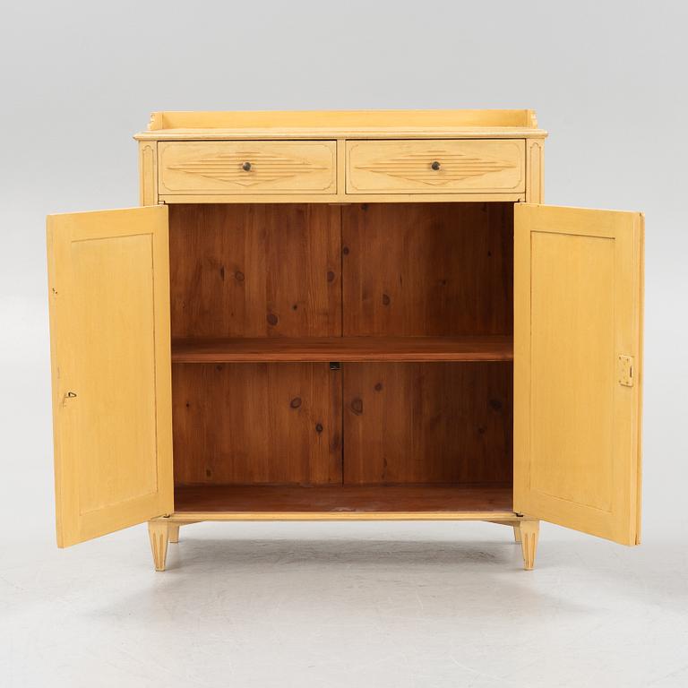 Skänk, Gustaviansk stil, 1900-talets första hälft.