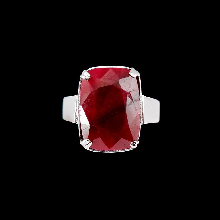 RING, silver, rubin ca 10.0 ct.