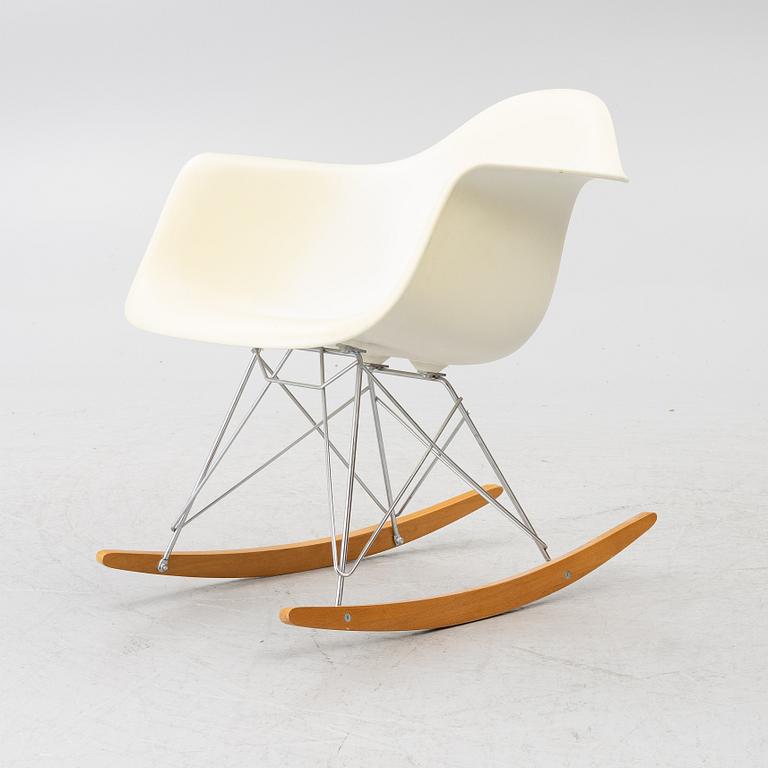 Charles & Ray Eames, Rocking chair, 'Plastic Armchair RAR, Vitra.