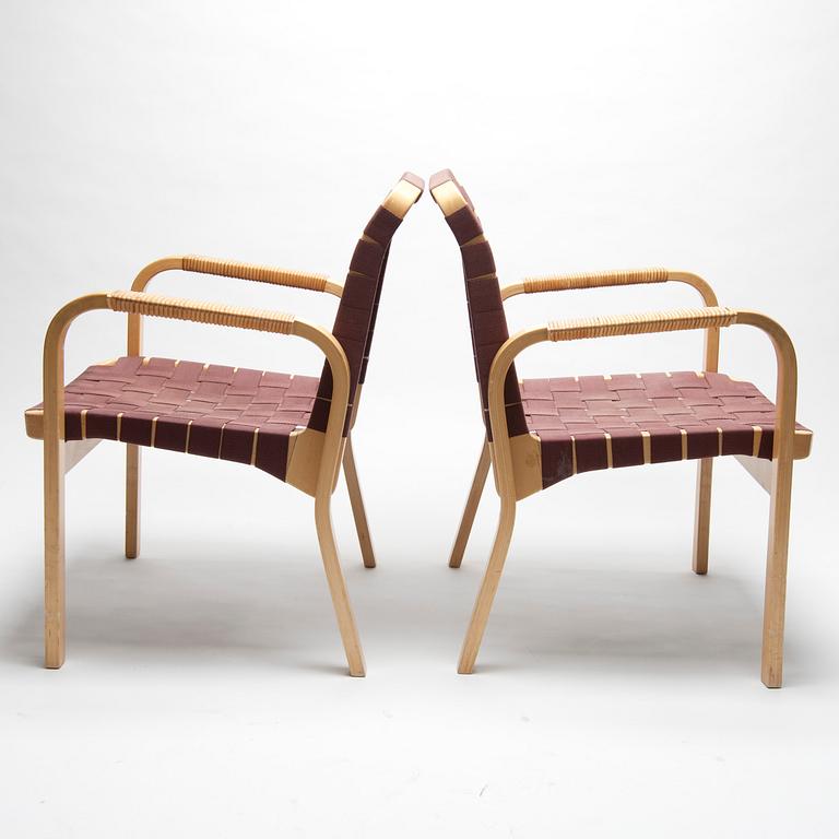 KARMSTOLAR, ett par, modell 45, Alvar Aalto, Artek. 1900-talets senare hälft.