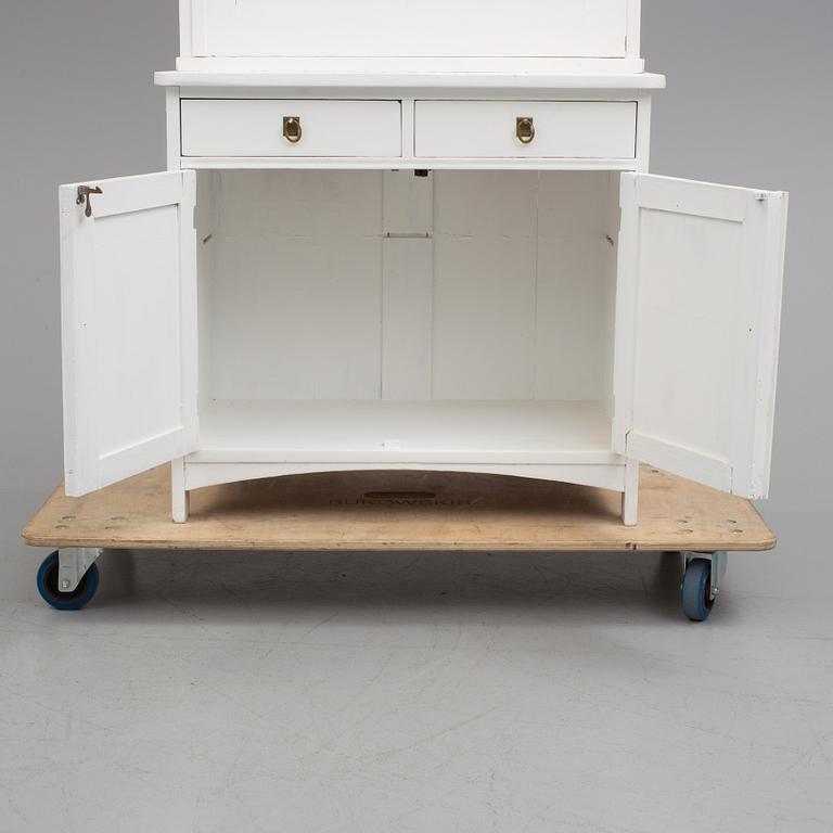 A early 20th century cabinet.