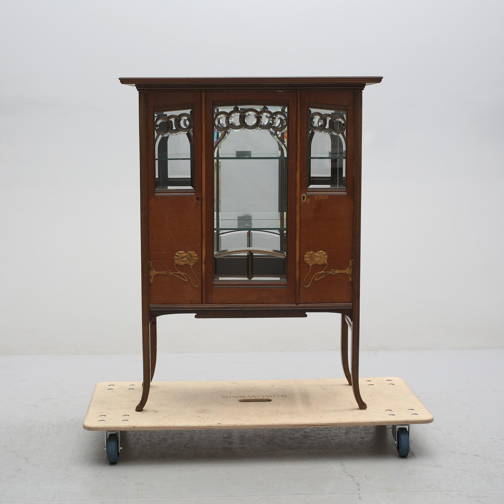 VITRINSKÅP, jugend, tidigt 1900-tal.