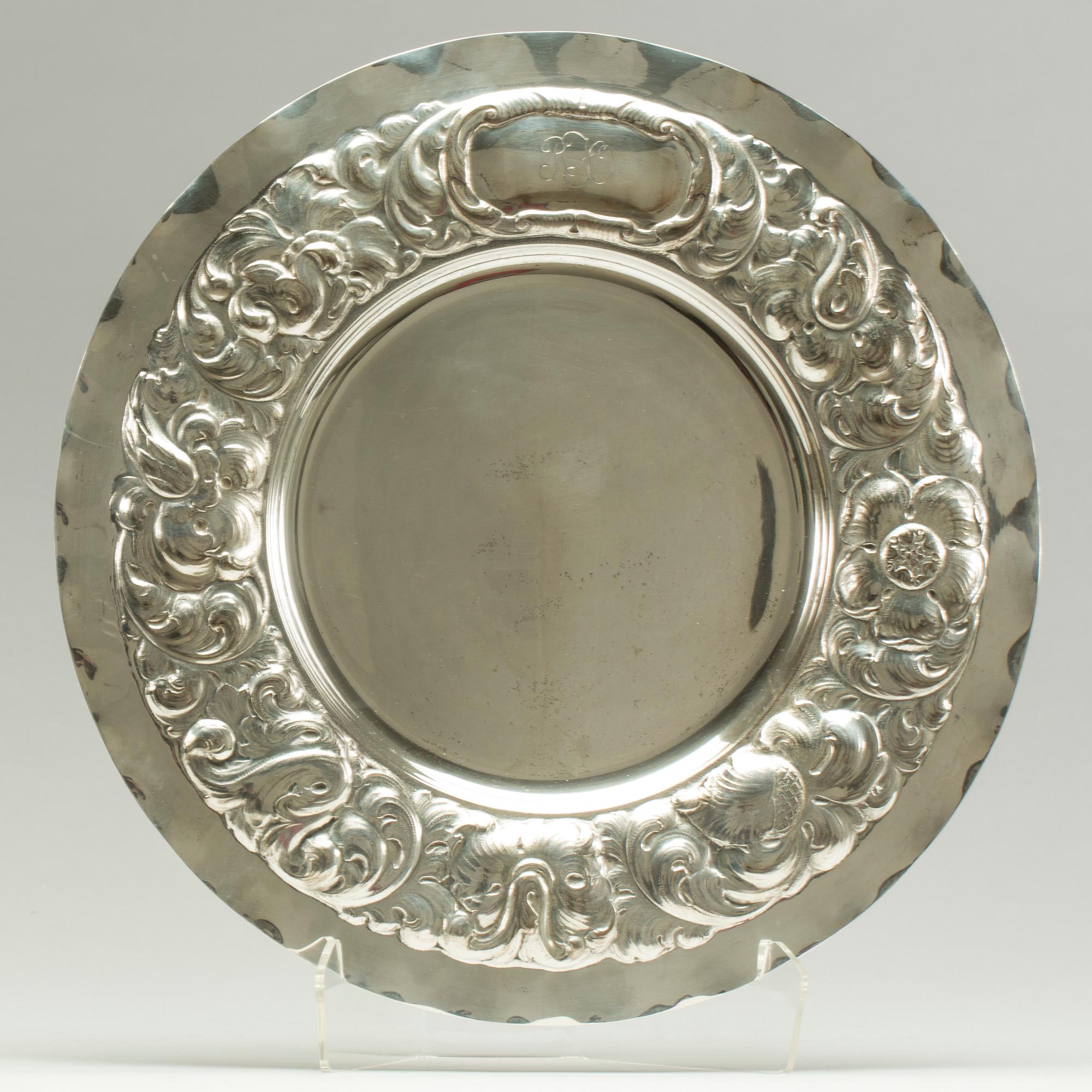 PRESENTERFAT, barockstil. C.G Hallberg. Stockholm, 1936. Vikt ca 900 g.