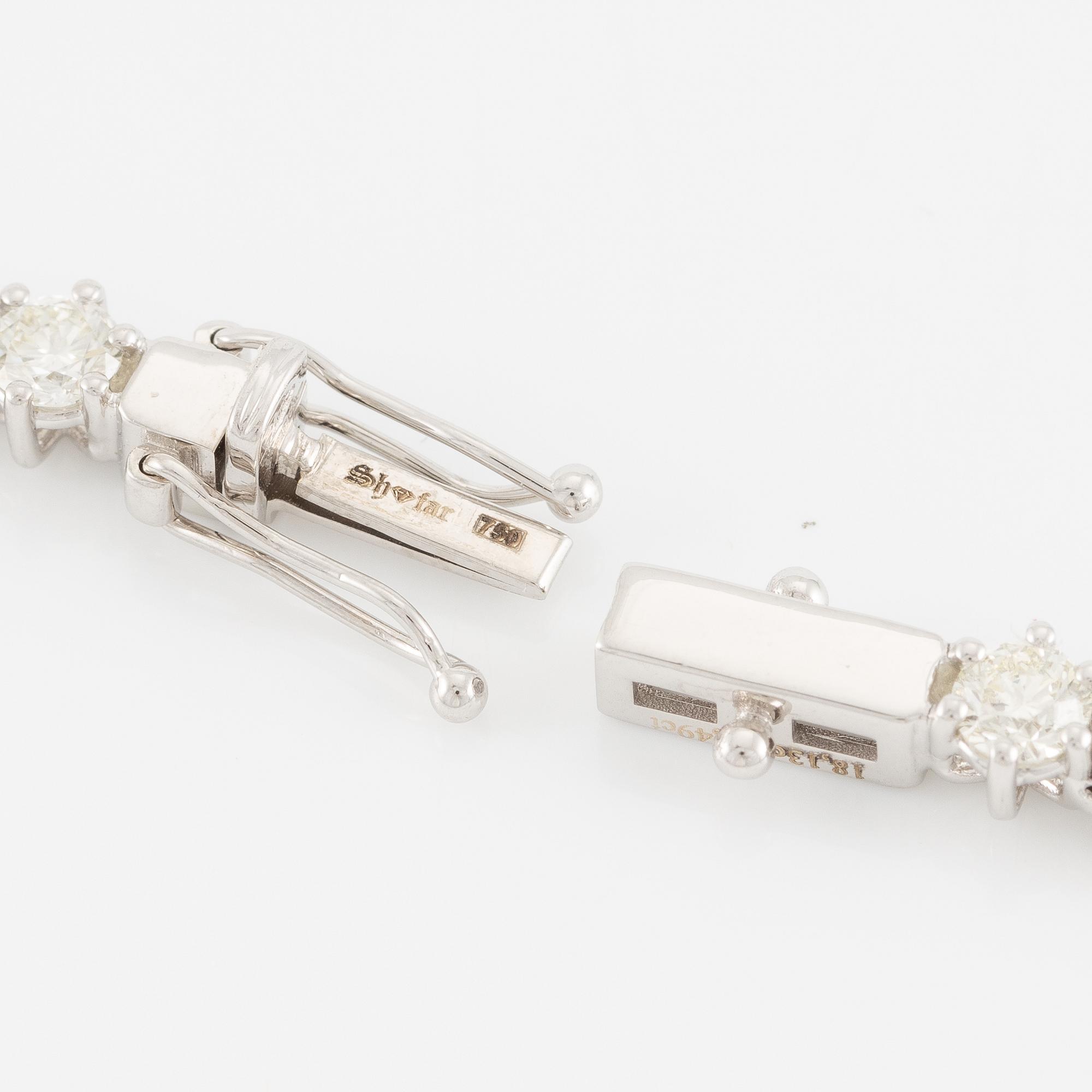 Necklace, 18K white gold with brilliant-cut diamonds.