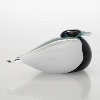Oiva Toikka, a 'Smew' glass bird, signed O. Toikka Nuutajärvi.