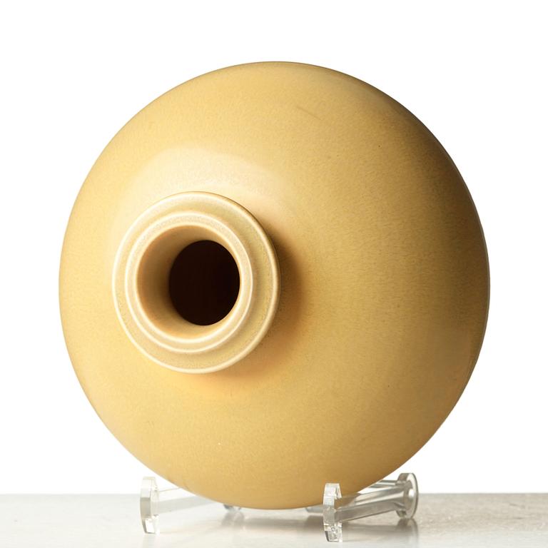 Berndt Friberg, a stoneware vase, Gustavsberg studio, Sweden 1973.