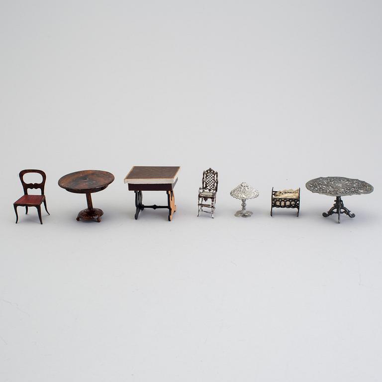 A lot of doll house furniture and accessories by various makers including Rock & Graner Germany 19/20th century.