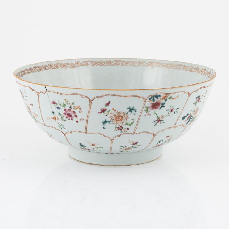 A famille rose punch bowl, Qing dynasty, Qianlong (1736-95).