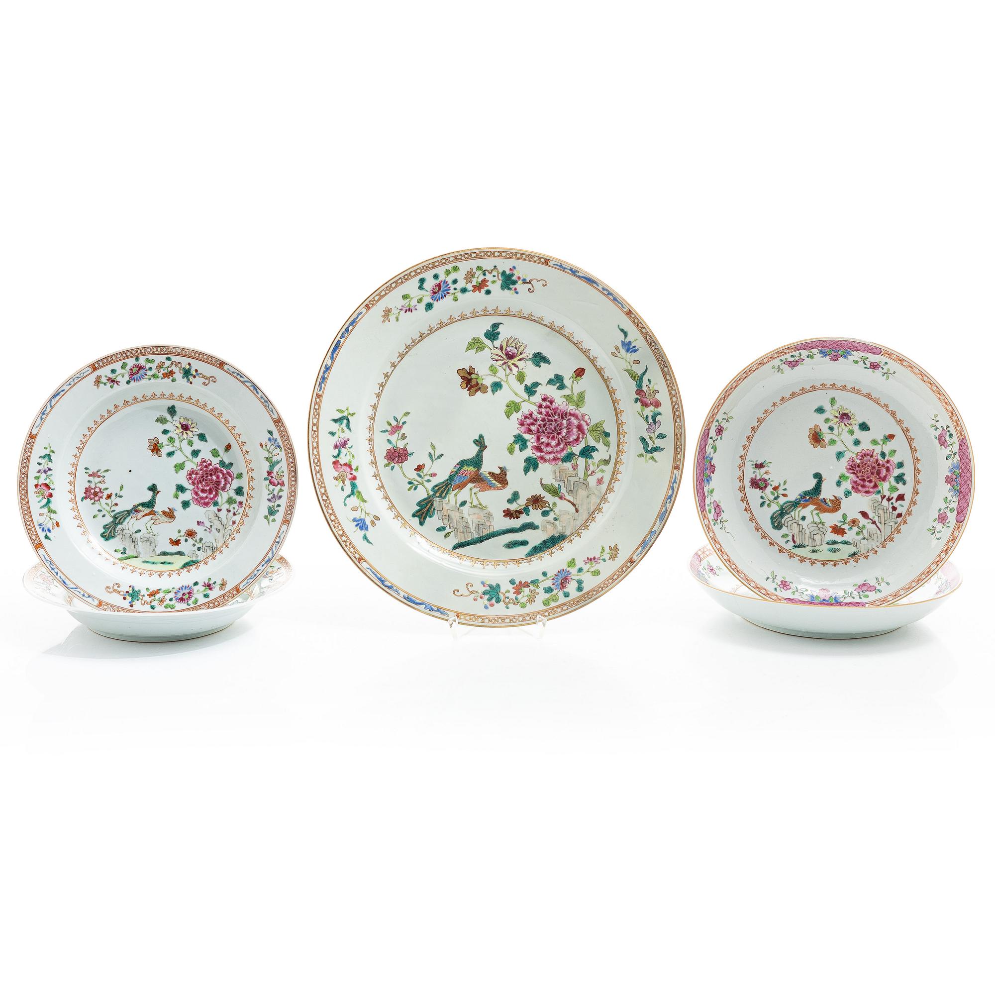Tallrikar och fat, 5 st, exportporslin, "Double Peacock", Kina, Qianlong (1736-95).