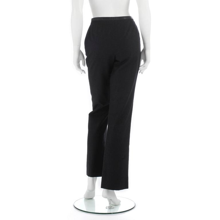 CHANEL, a pair of grey and cashmere wool pants. Size 36.