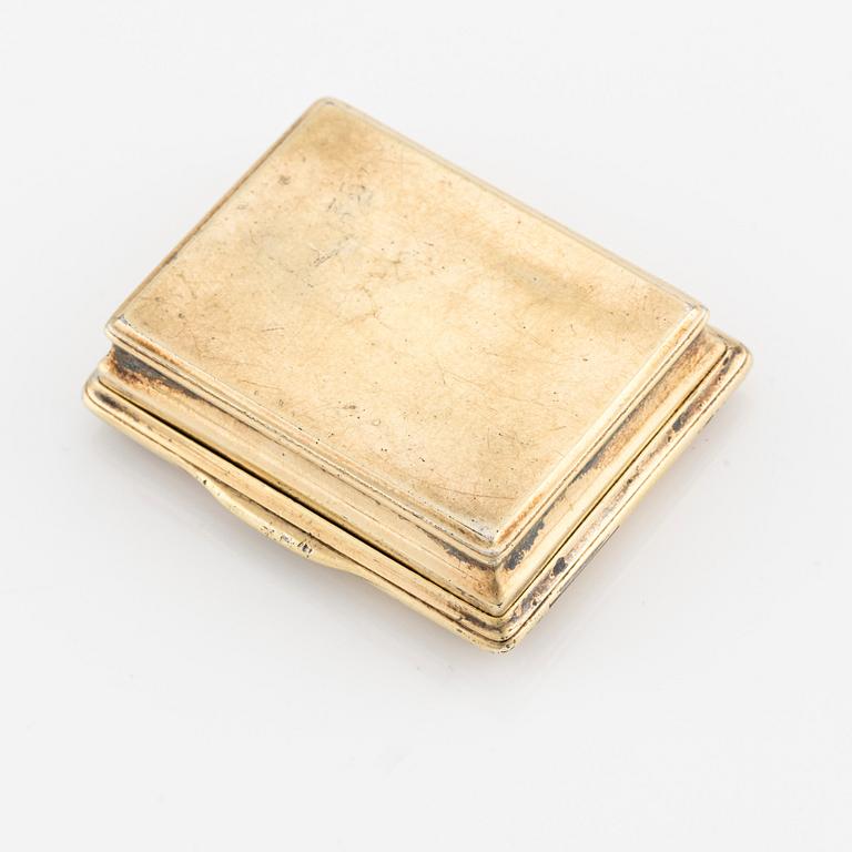 A Swedish Régance 18th century gilded silver snuffbox with spoon, mark of Conrad Gadd, Kristianstad 1725-1750 (1752).