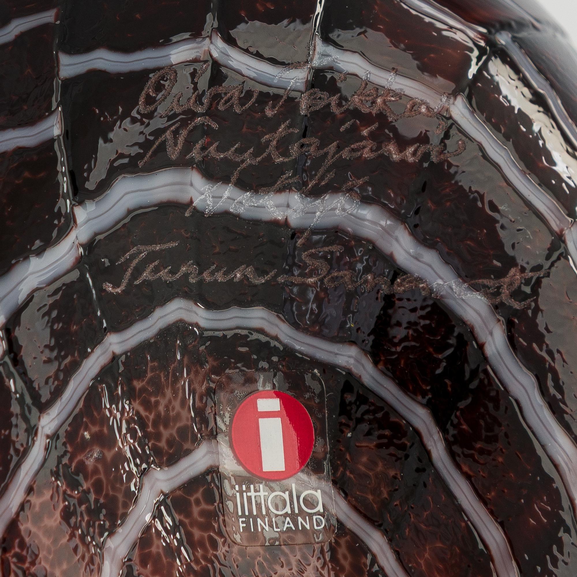 Oiva Toikka, lasilintu, signeerattu Oiva Toikka Nuutajärvi Notsjö Turun Sanomat.