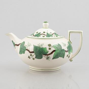 A "Napoleon Ivy" tea service, Wedgwood, England (26 pieces).