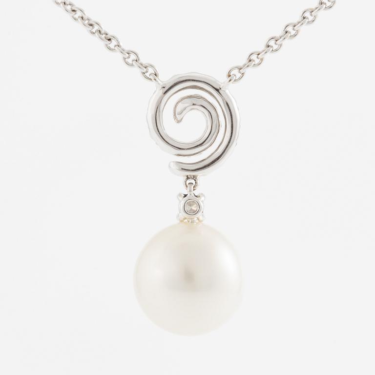 Necklace, 18K white gold with a pearl and brilliant-cut diamonds.