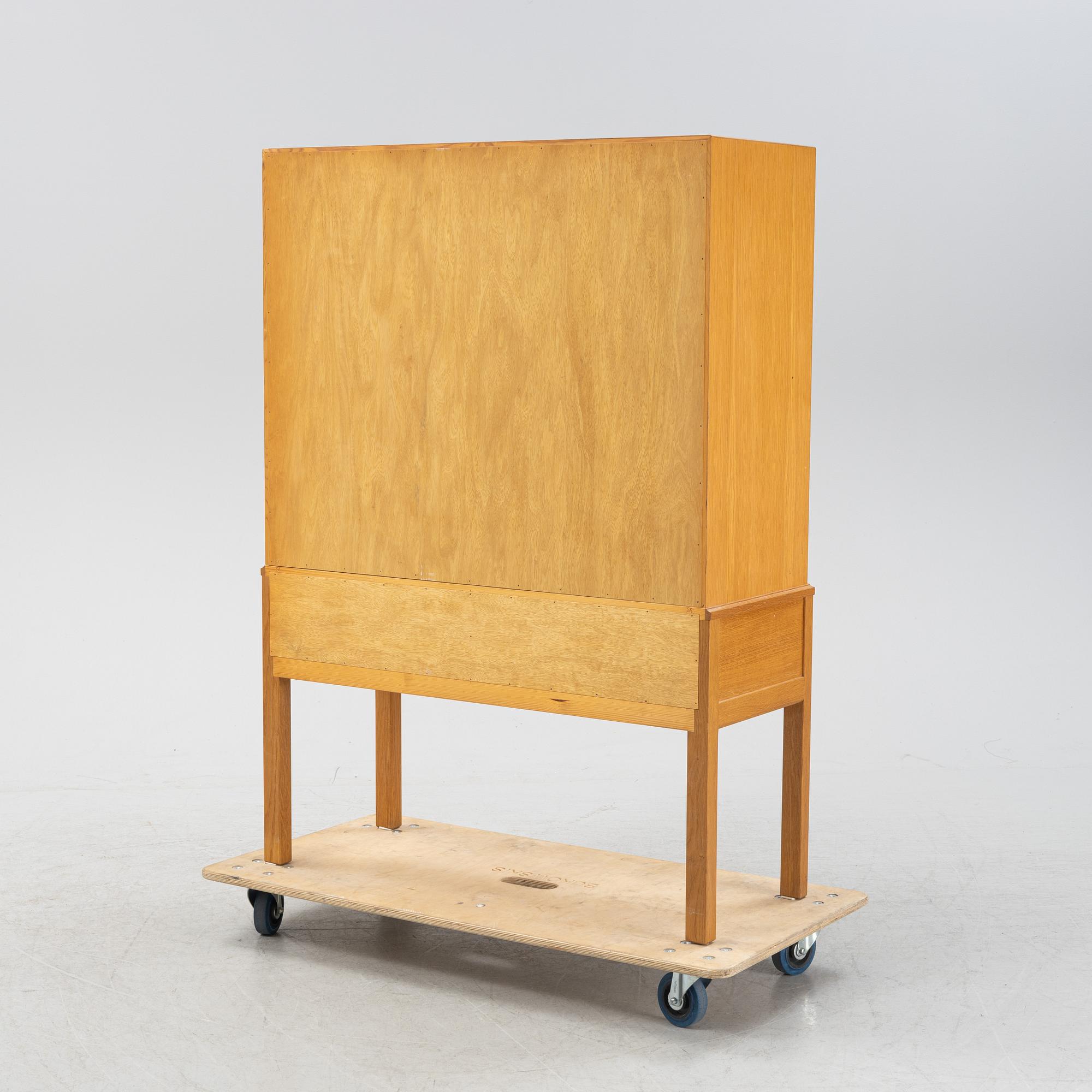 Carl Malmsten, skåp, "Oktober".