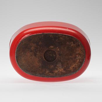 GRYTA MED LOCK, emaljerat gjutjärn, Timo Sarpaneva för Rosenlew, formgiven 1960.