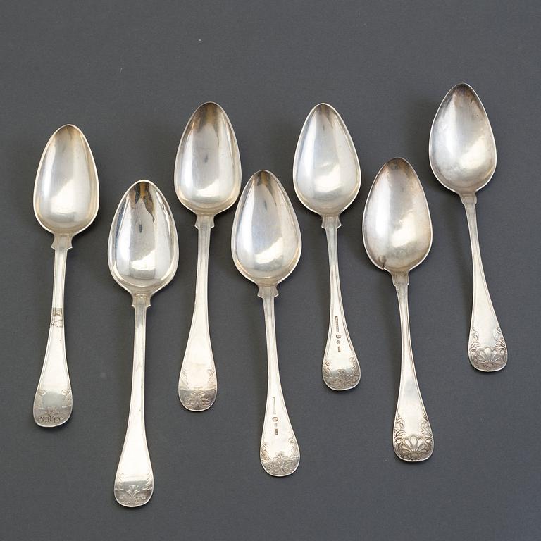 7 pieces of silver tablespoons.