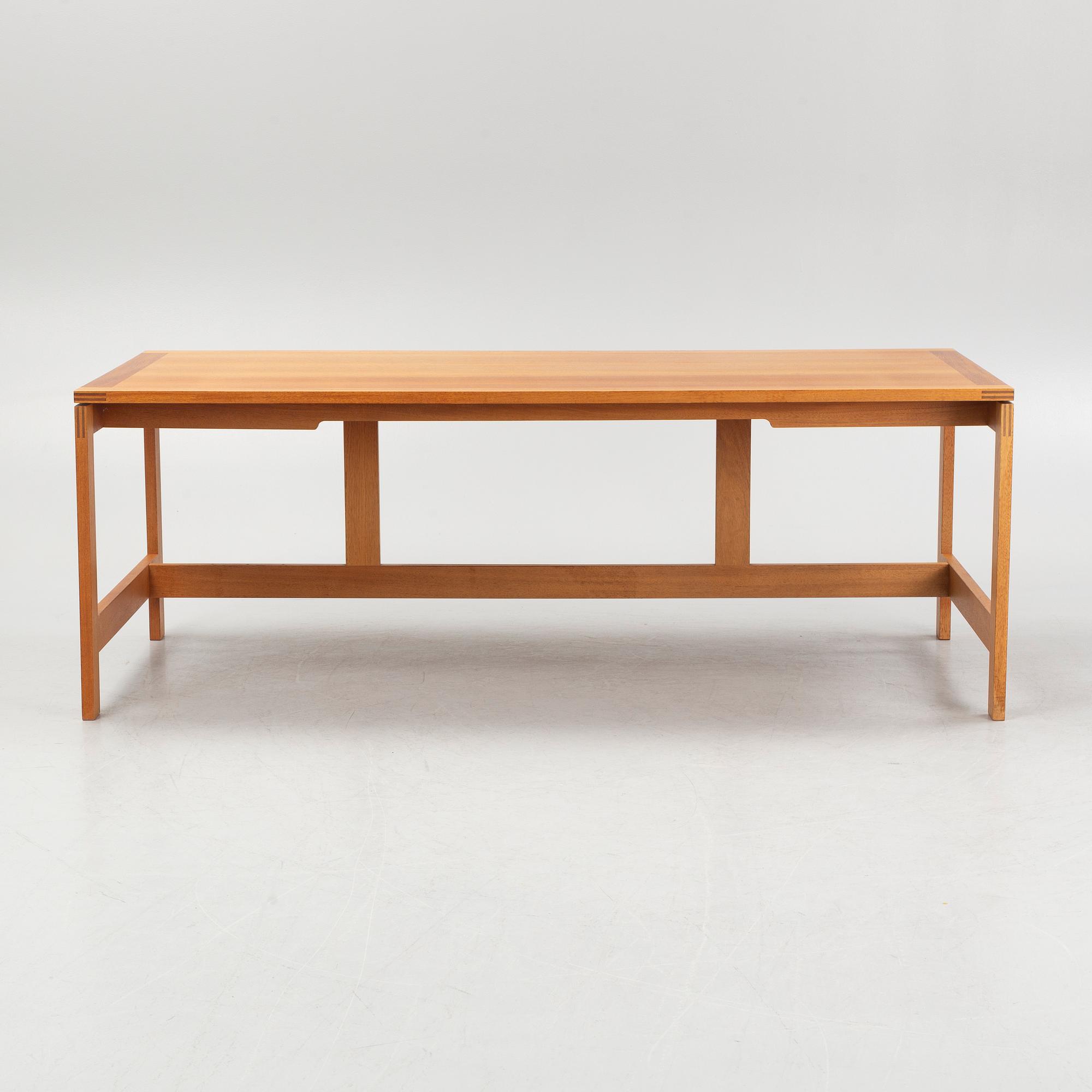 Henning Jensen and Torben Valeur, Desk with pedestal, M40 series, Fritz Hansen, second half of the 20th century.