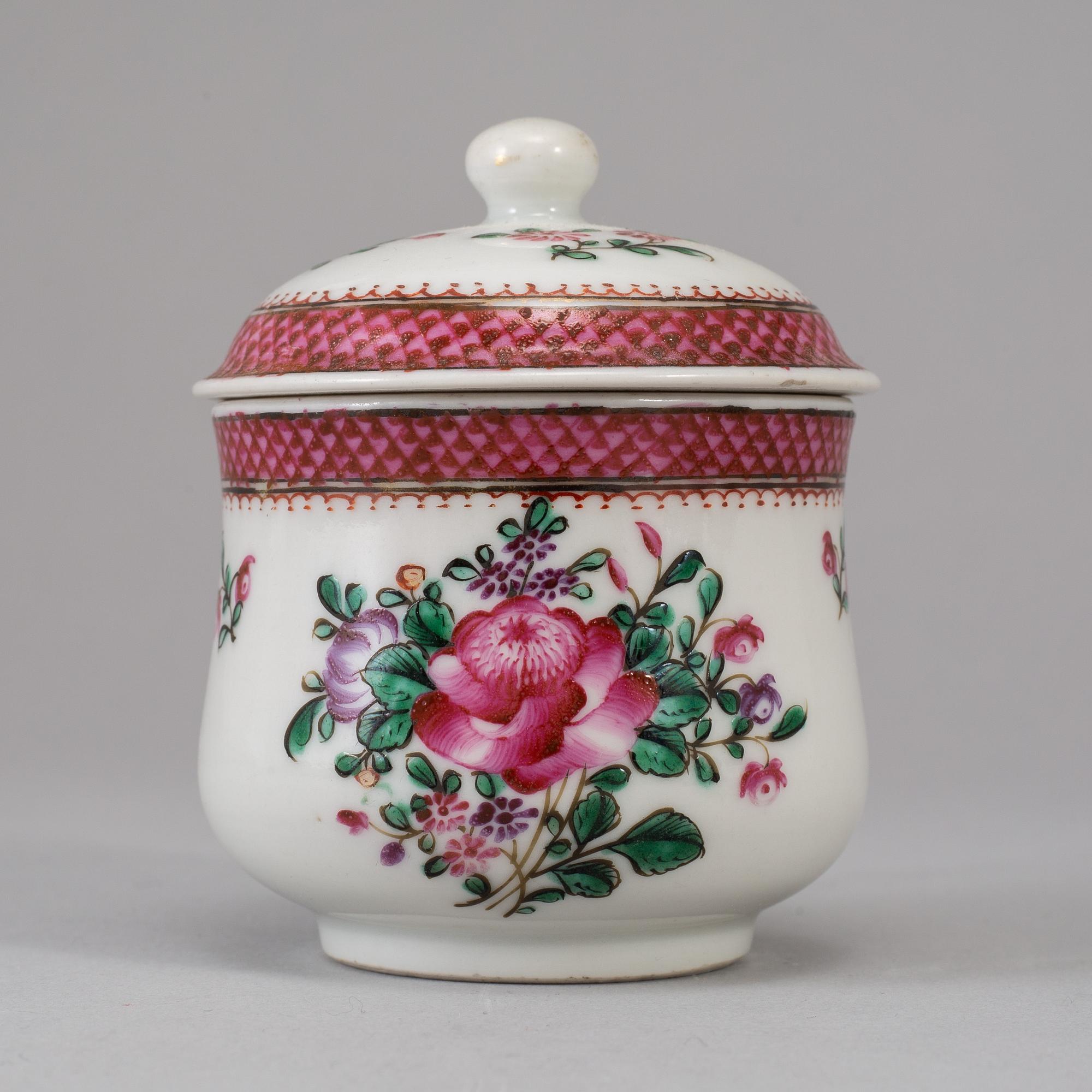 A group of six famille rose custard cups with covers, Qing dynasty, Qianlong (1736-95).