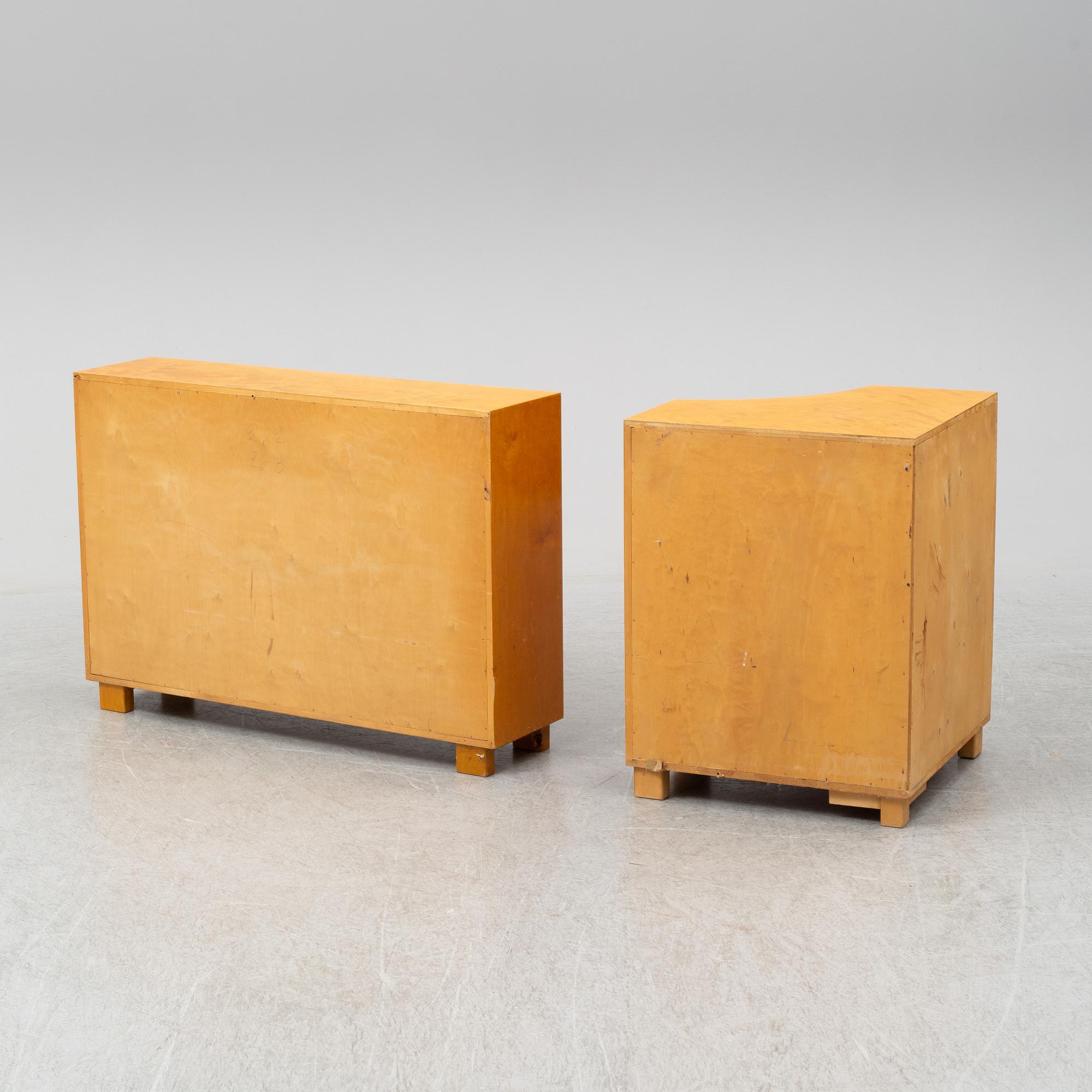 A funkis bookshelve with a corner cabinet, 1930s.