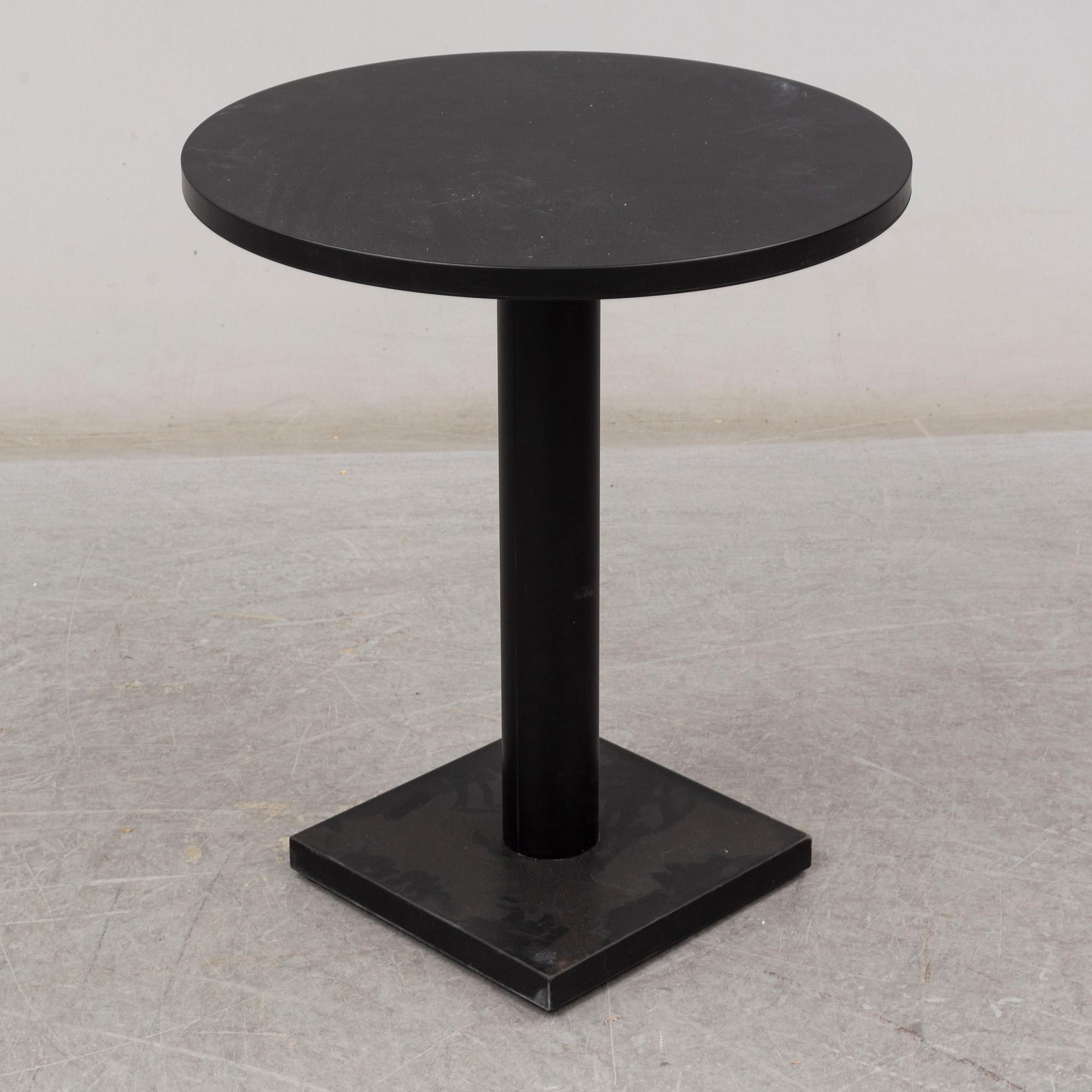 BORIS BERLIN/POUL CHRISTIANSEN, bord med två stolar, "Non", Komplot design, Källemo.