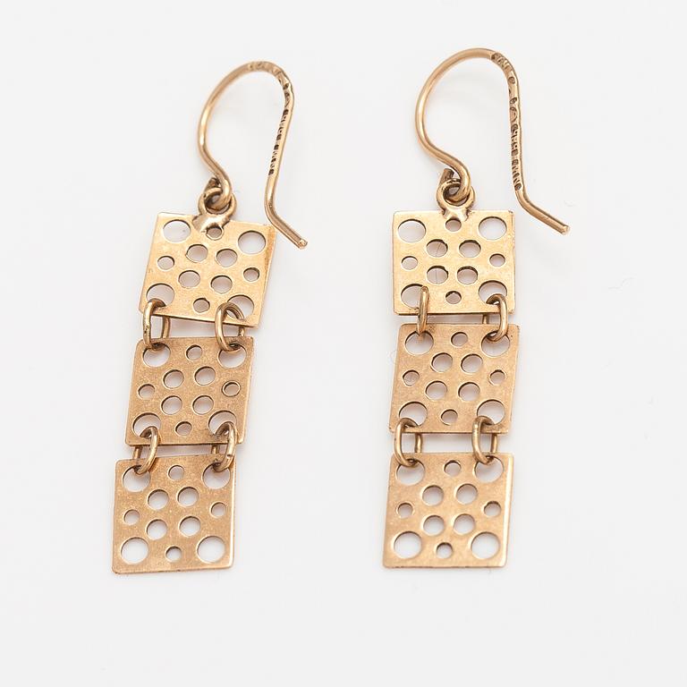 Liisa Vitali, A pair of 14K gold earrings "Pitsi". Westerback, Helsinki 1970.