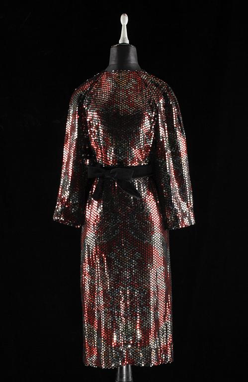 A tinseldress by Chanel from autumn/winter 1982-83.