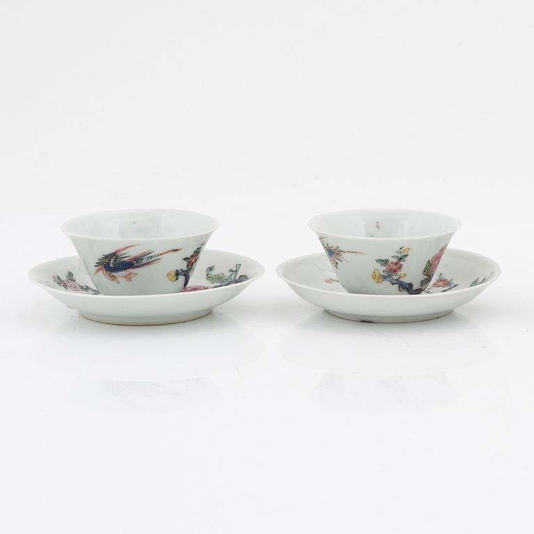 A pair of famille rose cups with stands, Qing dynasty, 18th Century.