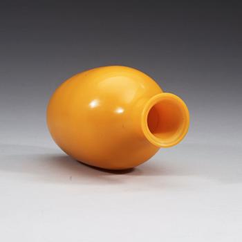 A Chinese yellow Peking glass vase, 20th Century inscription to base.