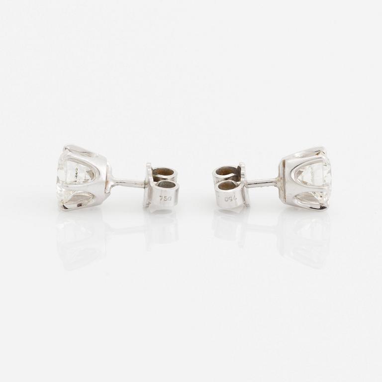 A pair of 18K white gold earrings set with round brilliant-cut diamonds with a total weight of ca 2.00 cts.