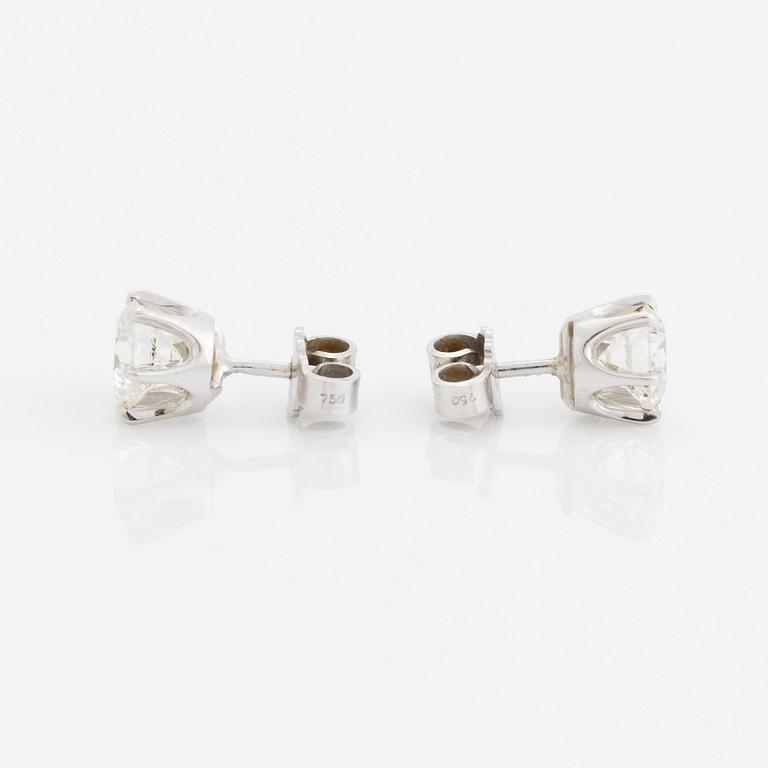 A pair of 18K white gold earrings set with round brilliant-cut diamonds with a total weight of ca 2.00 cts.