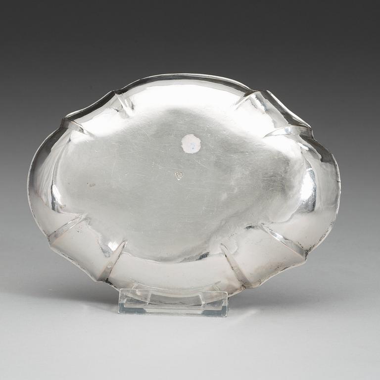 A Danish 18th century silver dish, marks of Jens kieldsen Sommerfeldt (Aalborg 1726-1767).
