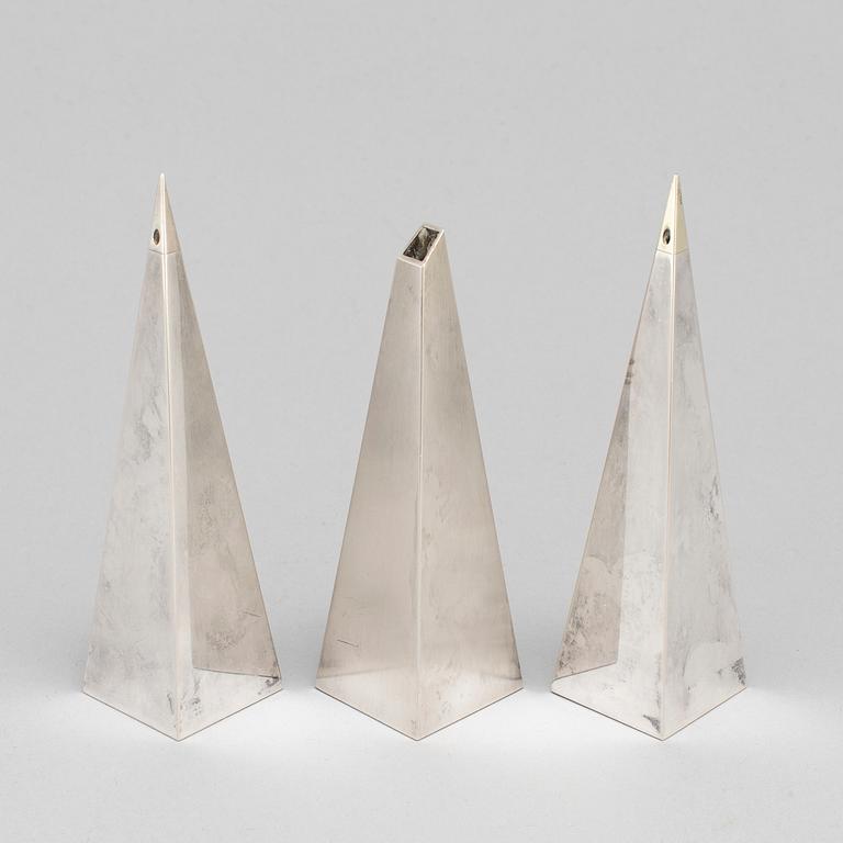 WOLFGANG GESSL, salt- och pepparkar samt vas/objekt, silver, Stockholm, 2000.