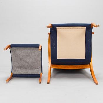 Markku Pakkanen, An armchair "Harlekiini" and an ottoman for Asko, late 20th century.