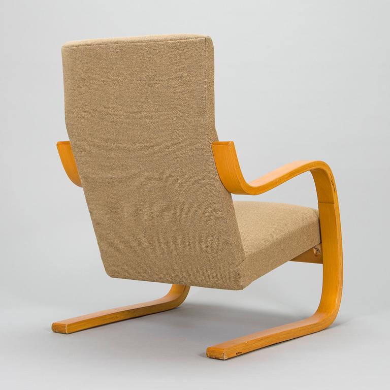 Alvar Aalto, a 1940's armchair, model 35, for O.Y. Huonekalu- ja Rakennustyötehdas A.B. Finland.