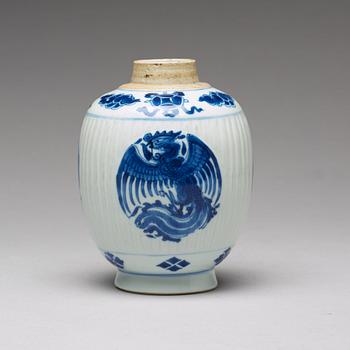 URNA, porslin. Qingdynastin, Kangxi (1662-1722).