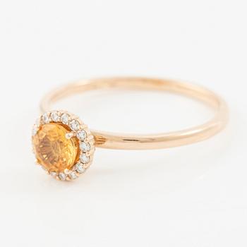 Ring 14K rose gold with orange sapphire and brilliant-cut diamonds.