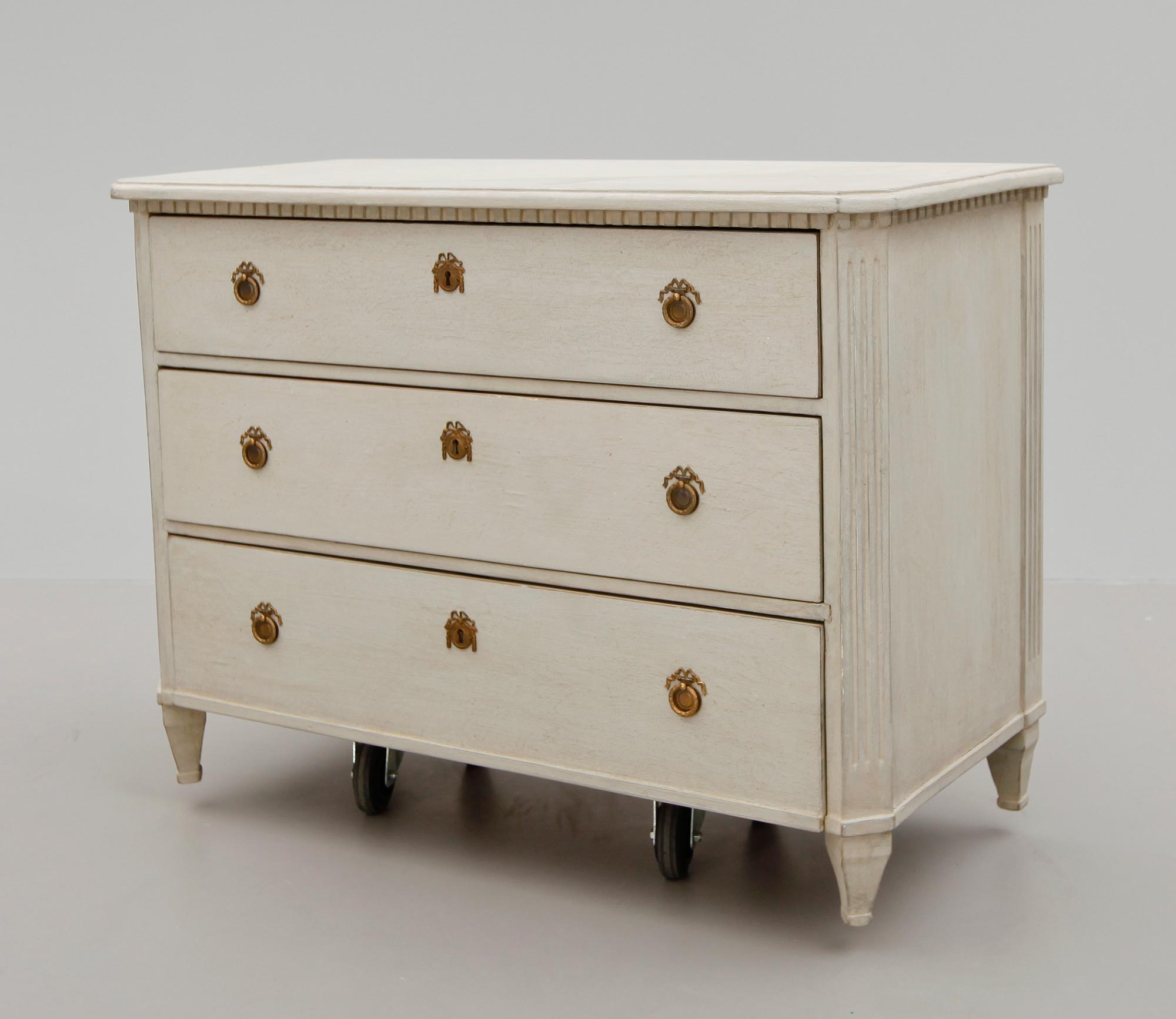 BYRÅ, gustaviansk stil, 1800-tal.