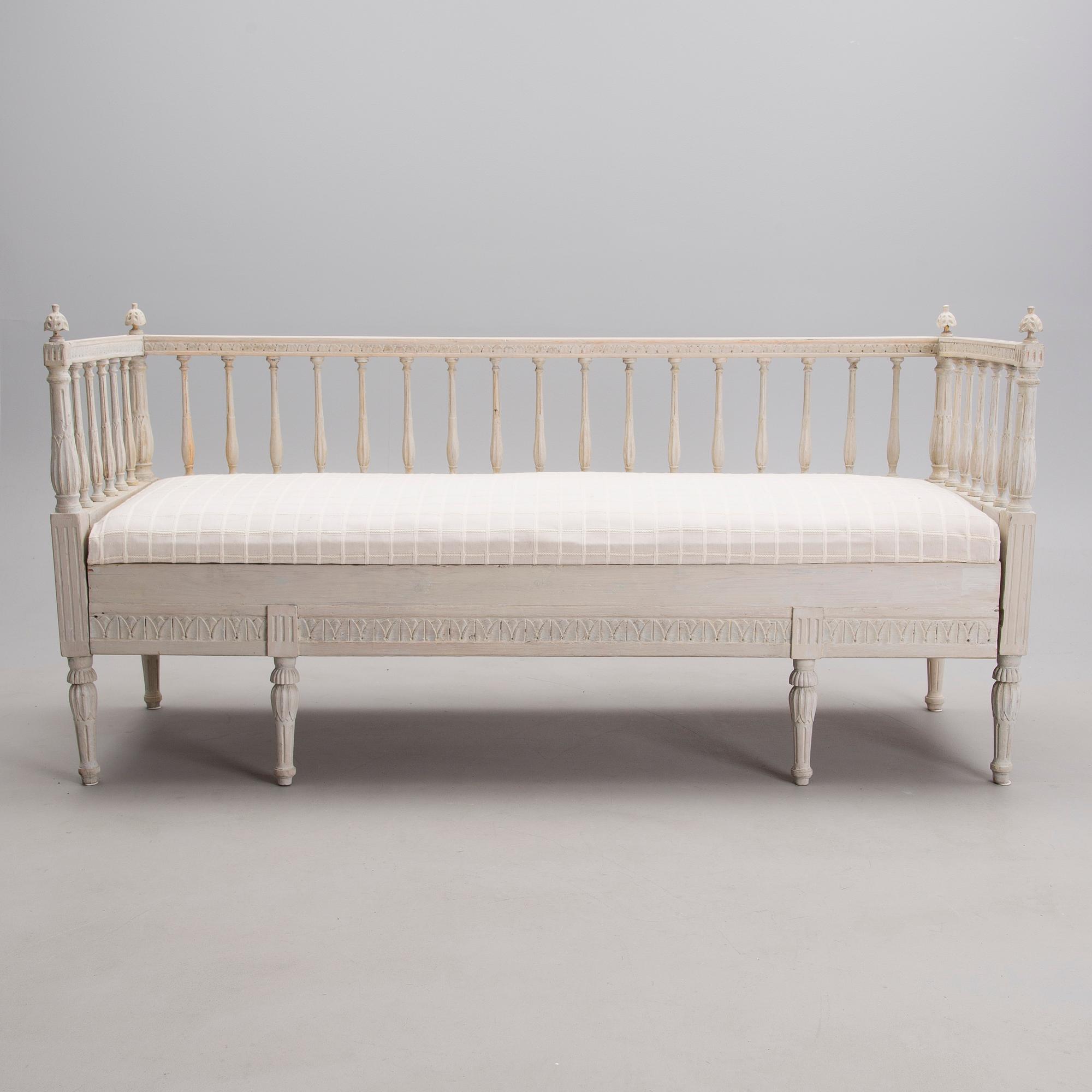 SOFFA, gustaviansk, omkring 1800.