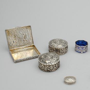 PARTI SILVER, 10 delar samt två skedar, silver, bla Birmingham. 1800-1900-tal. Tot silvervikt ca 460 gram.