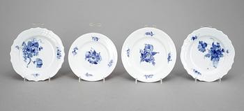 SERVISDELAR, porslin, 51 delar exklusive koppar och fat, "Blå Blomst", Royal Copenhagen.
