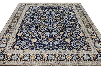 A Kashan carpet, c. 395 x 305 cm.