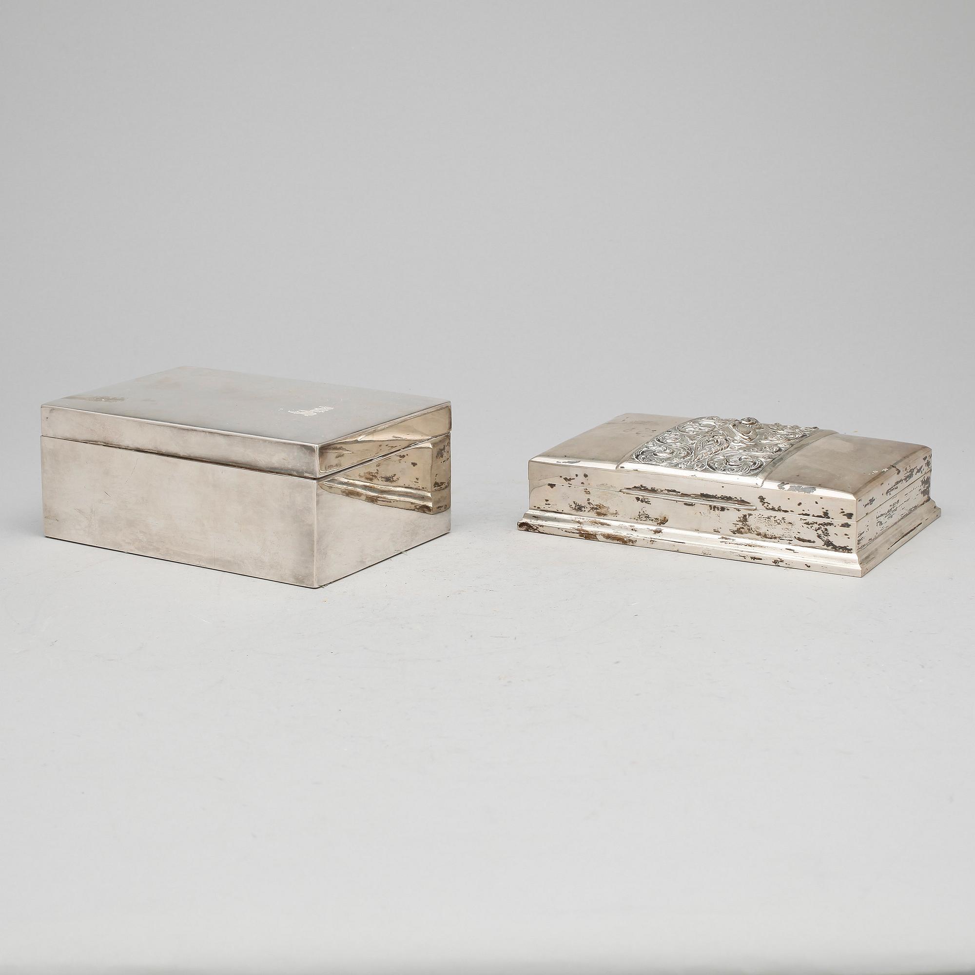 SKRIN, 2 st, silver, bland annat Thailand, 1900-talets första hälft.