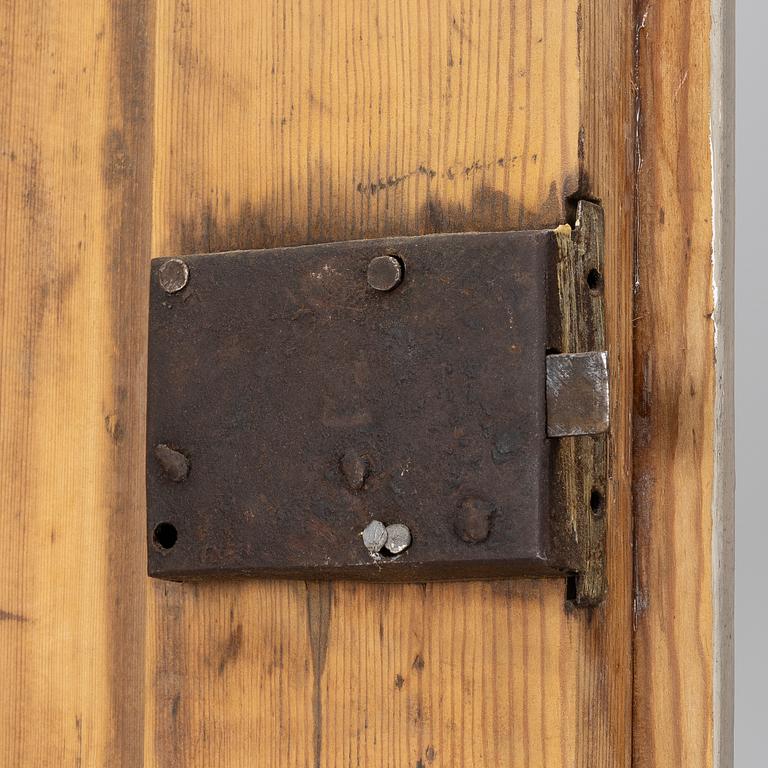 Cabinet, 19th century.