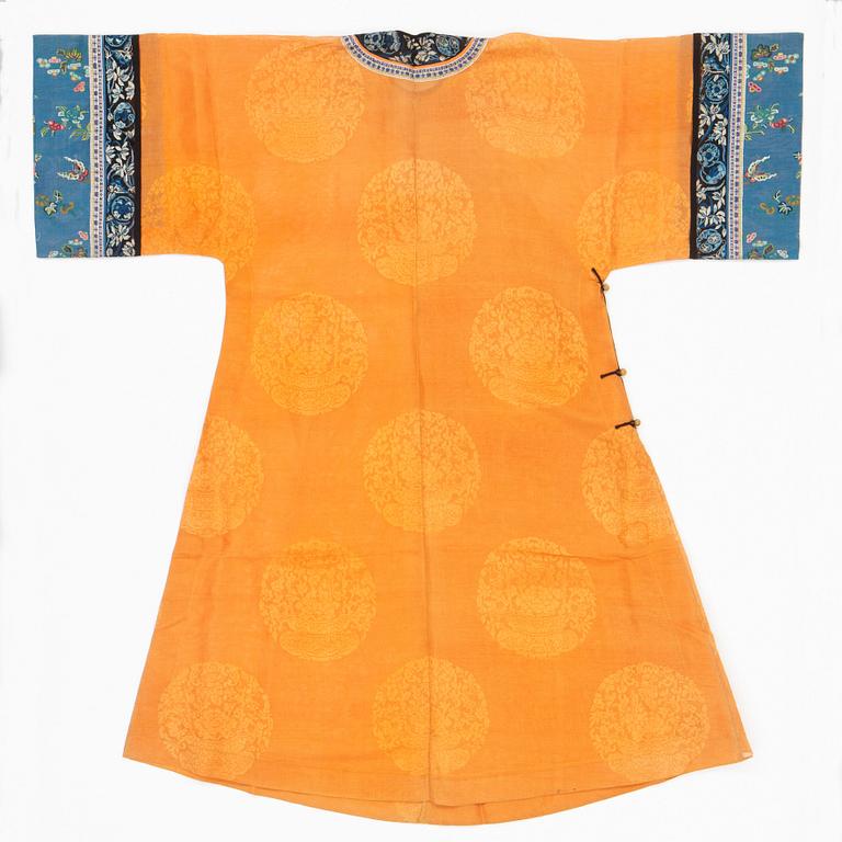 A Chinese embroidered silk robe, late Qing dynasty.